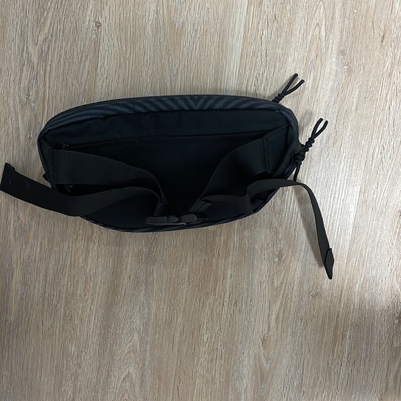 Volcom fanny pack - Picture 2 of 4